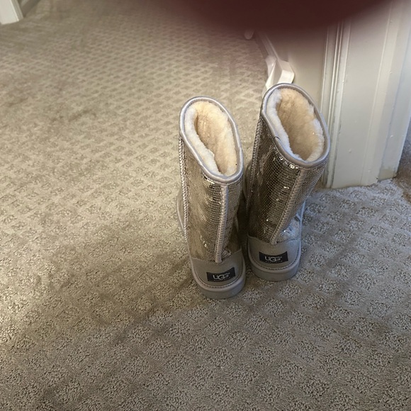 Ugg Brand New Sequin Shearling Boots - Picture 3 of 5